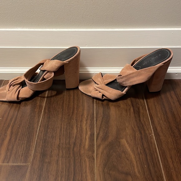 kendall kylie heels - Picture 3 of 6